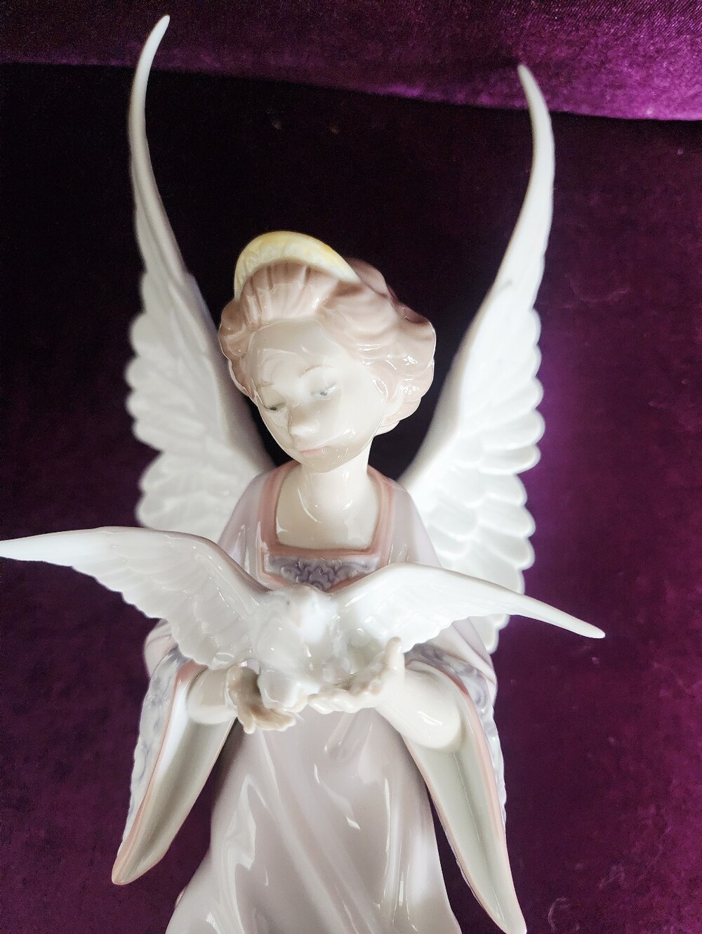 Lladro 6131 "ANGEL OF PEACE" Porcelain Angel Figurine in White and Pale Pink
